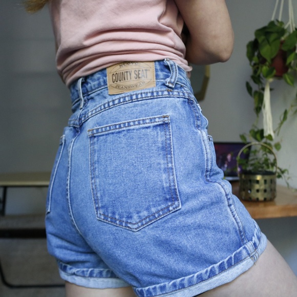 high waisted shorts 90s style